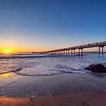 Modern 1 Bedroom Apt 2 Blocks 2 Beach